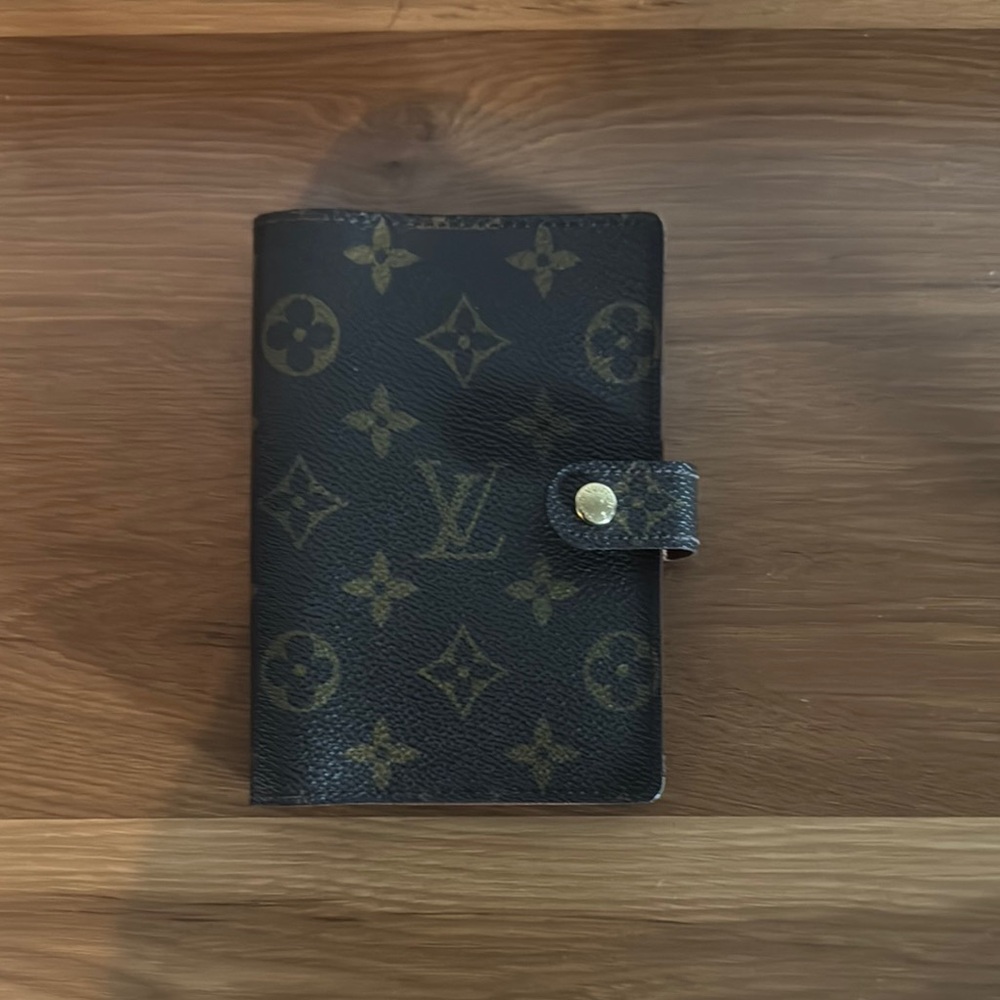 Louis Vuitton Black and Gold Monogram Agenda Passport
